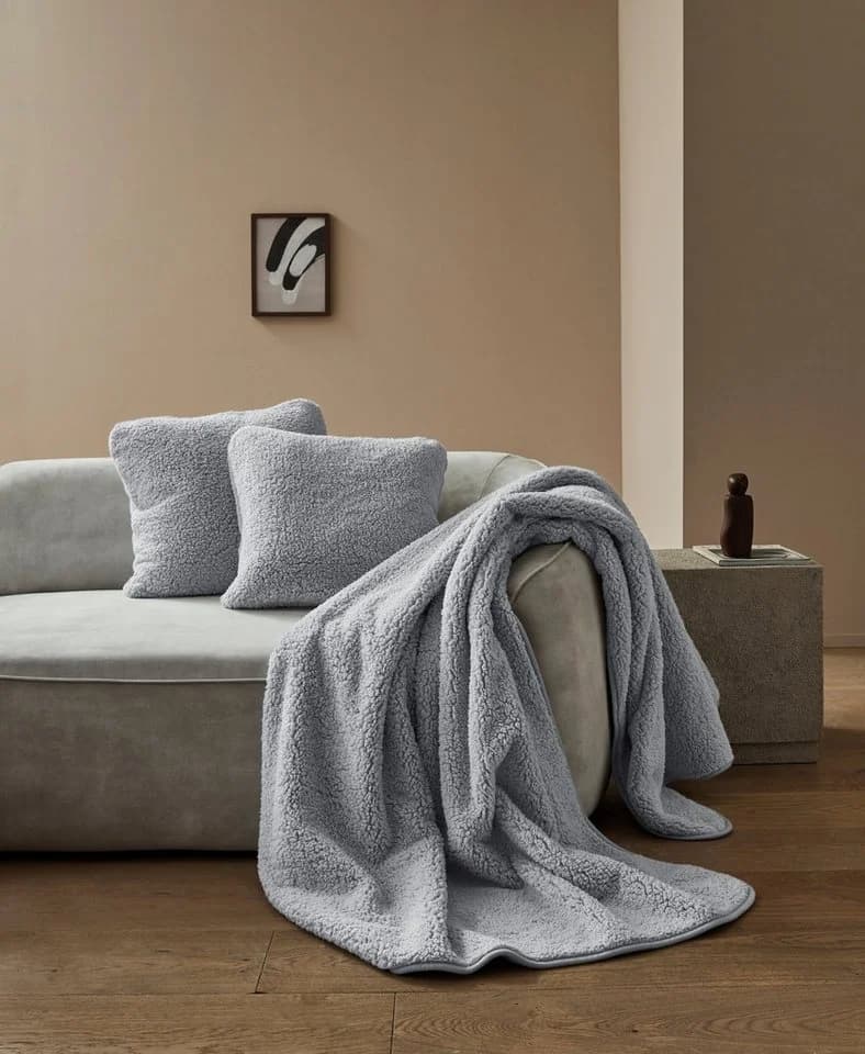 LeGer Exklusiv Wohndecke Silber Polyester Kunstfell