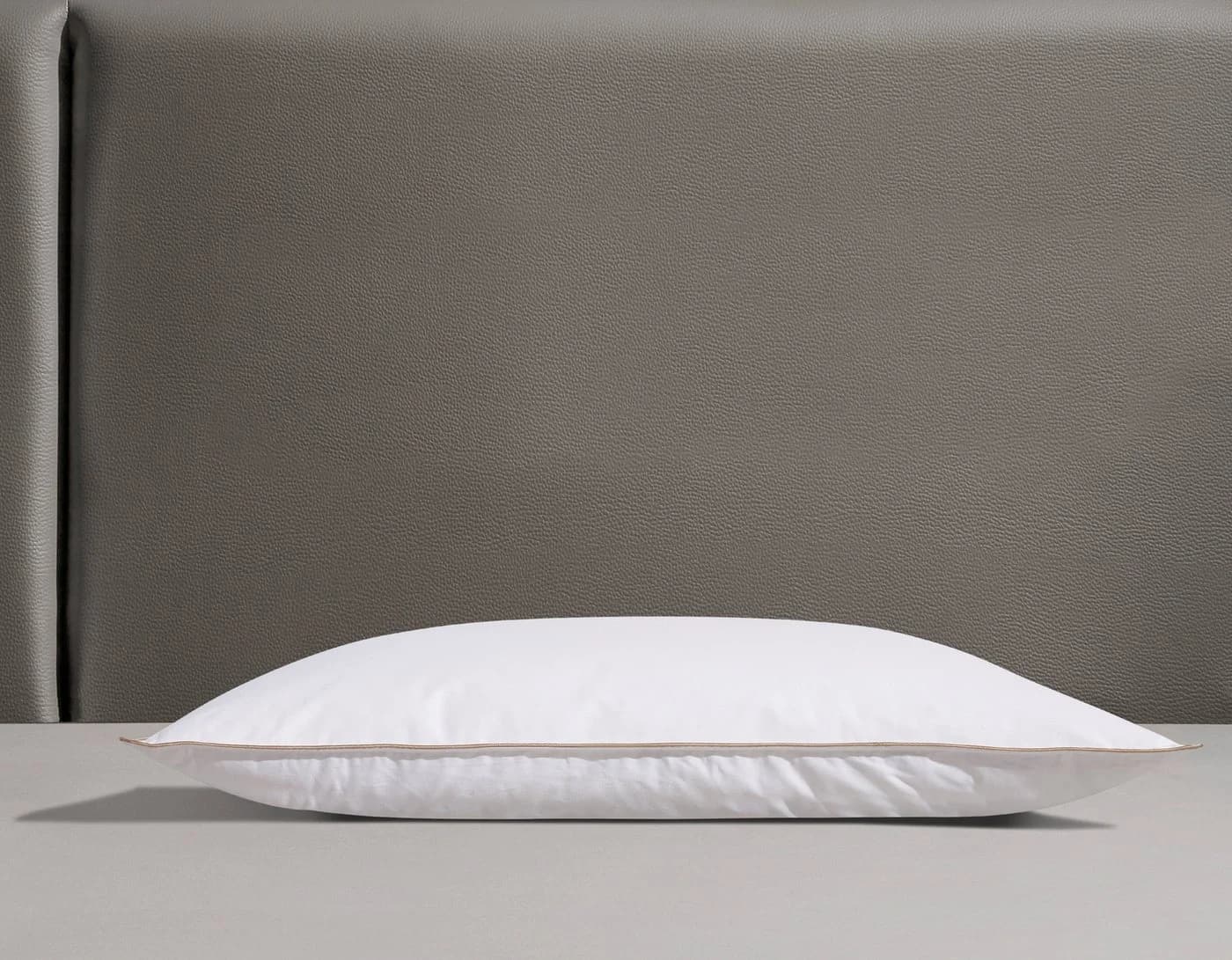 OBB Federkissen Emilias 80x80 cm Weiß 70% Federn 30% Daunen