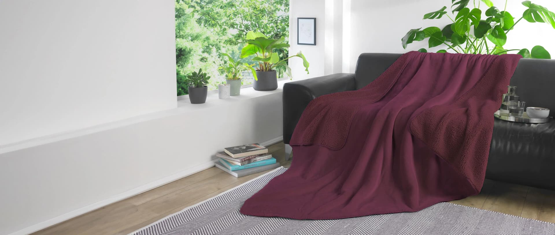 KINZLER Demi Flausch Wohndecke Lila Wendefunktion Polyester