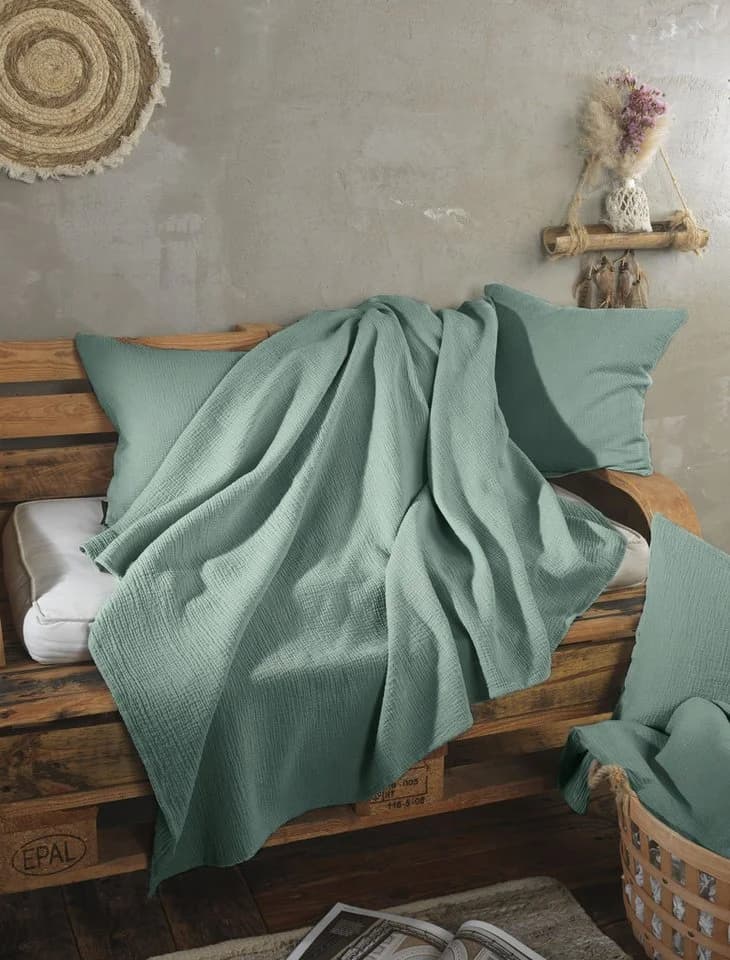 pure hug Musselin Wohndecke 150x200 Matcha Grün