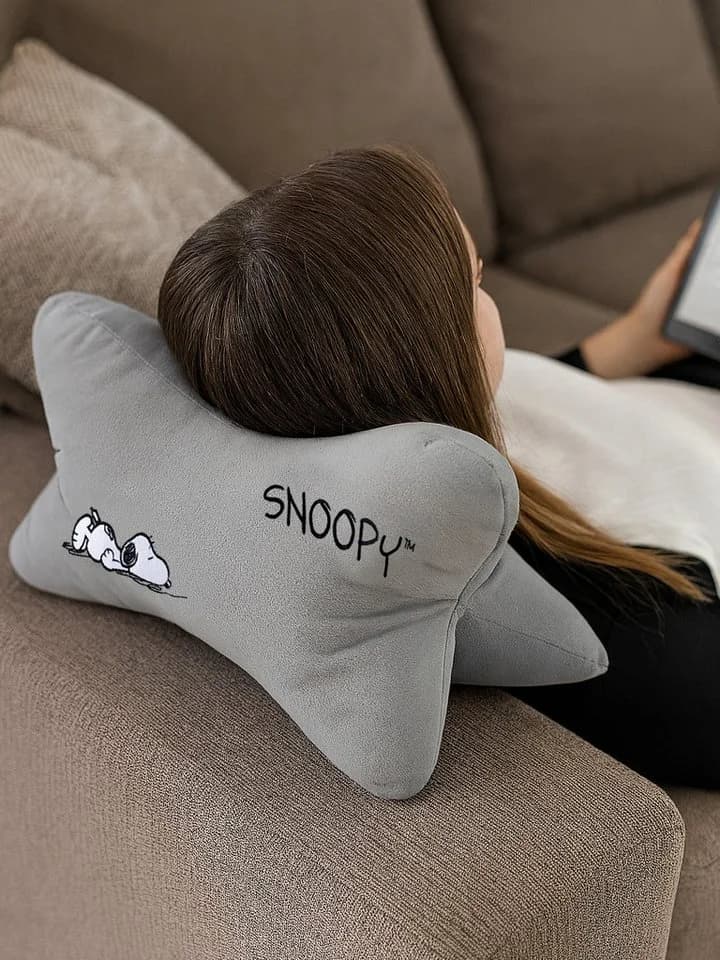 United Labels® Snoopy Leseknochen Nackenkissen Grau 40x20cm - Bild 4