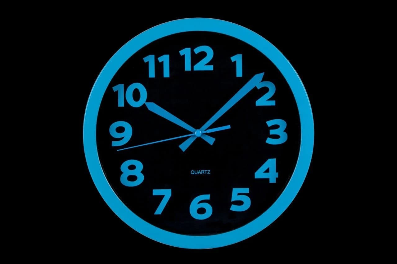 Technoline Wanduhr WT 7420 Blau/Schwarz Analog