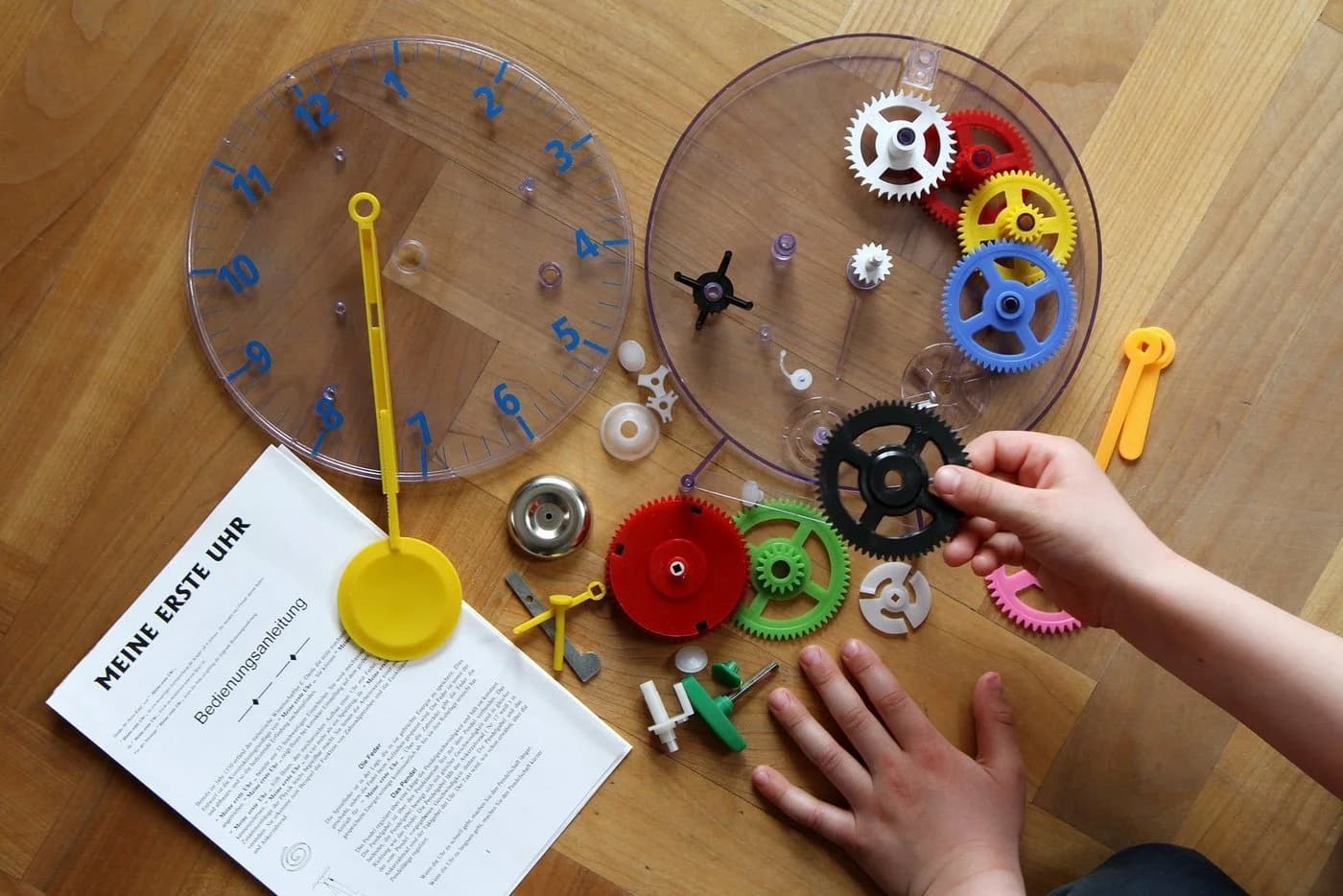 technoline Uhr Modell Kids Clock Pendeluhr-Bausatz für Kinder
