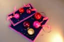 Giftcompany Dekotablett Neo quadratisch 32cm dunkelblau/neon lila Bild 4