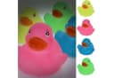 CEPEWA Badespielzeug Badeente 'Glow in the Dark' 4er Set Leuchtende Quietscheenten Bild 4