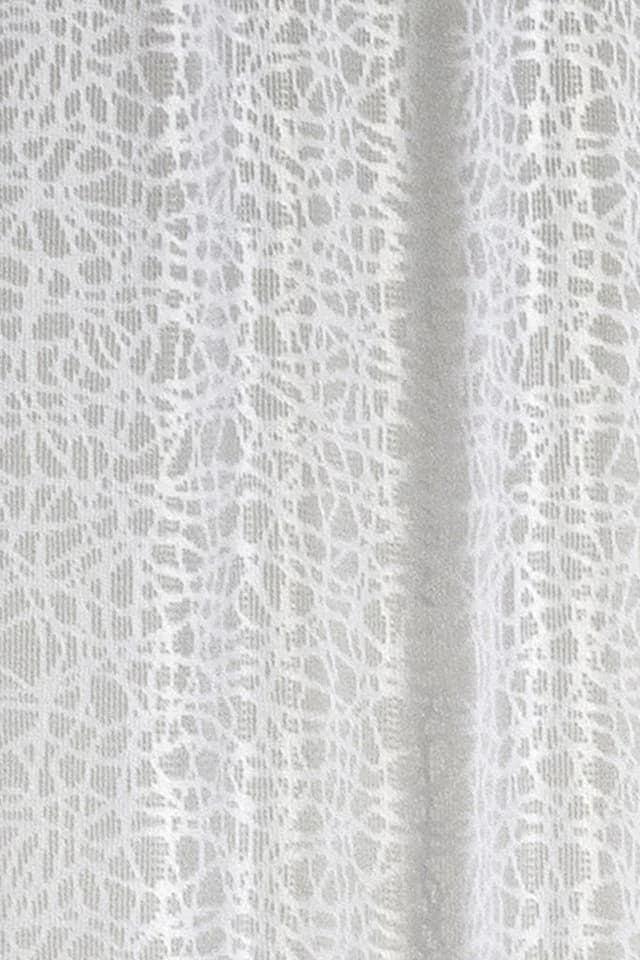 Weißer Halbtransparenter Vorhang aus Raschelware und Membran