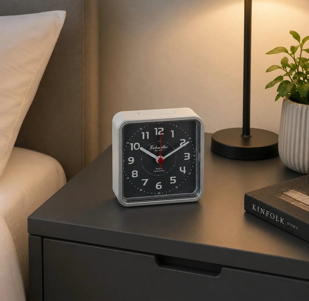 Eichmüller Funkwecker 9842-03 Analog Silber Snooze Licht