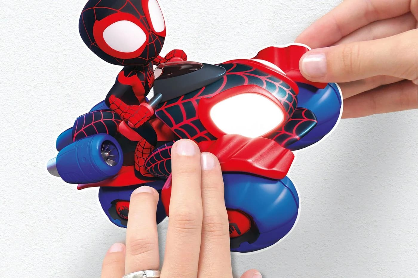 KOMAR Wandtattoo Spidey and His Amazing Friends Chasing Bunt - Bild 3