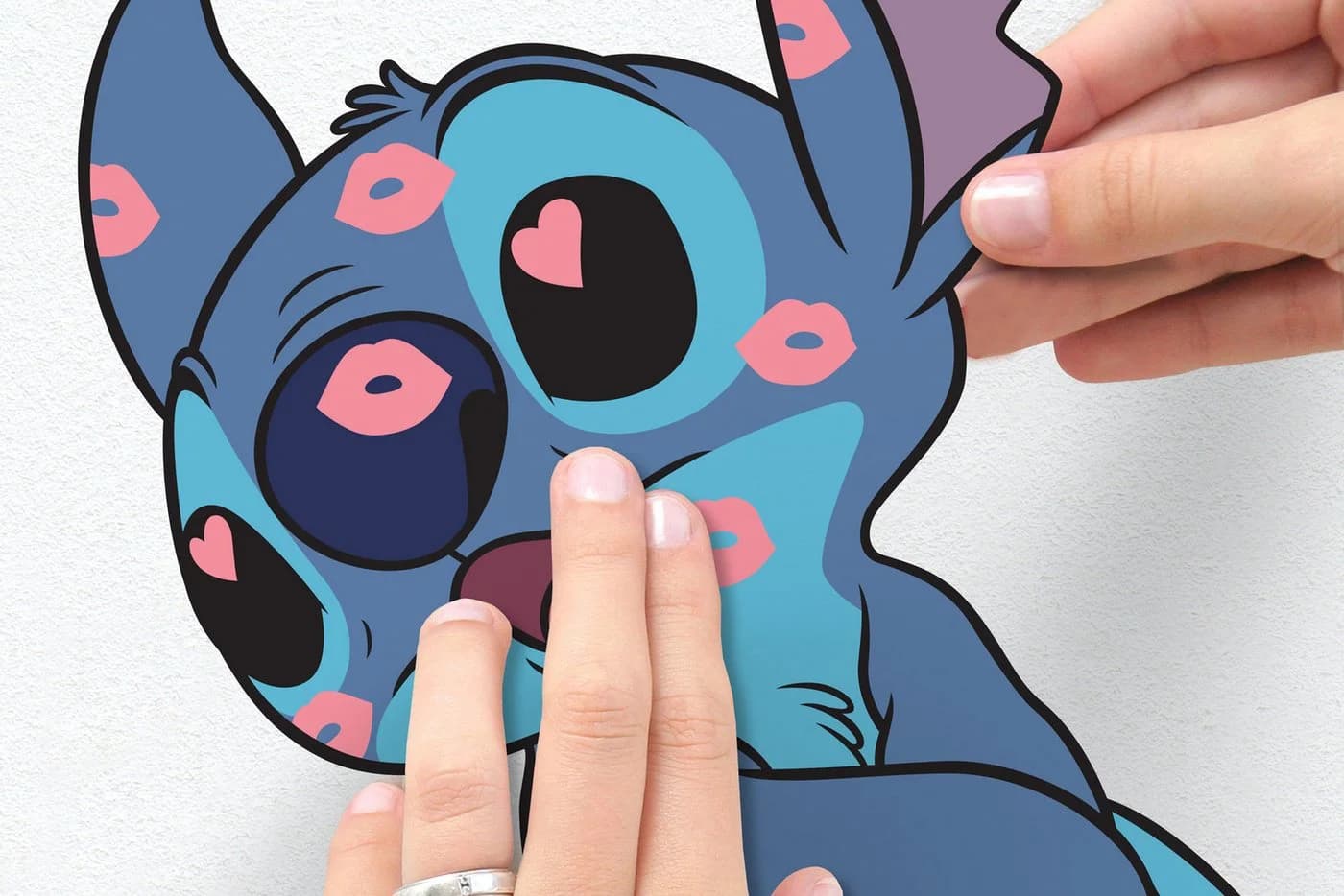 Komar Wandtattoo Stitch in Love Disney Bunt Selbstklebend - Bild 3