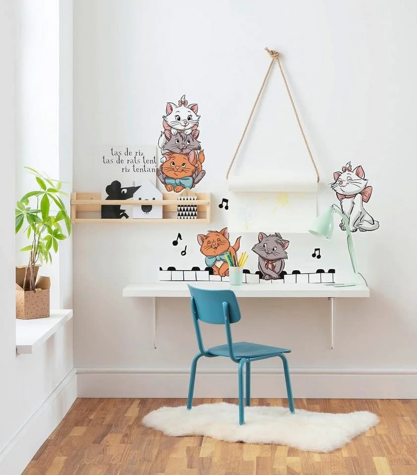 KOMAR Wandtattoo Aristocats Kittens Rosa Braun Weiß Kinderzimmer