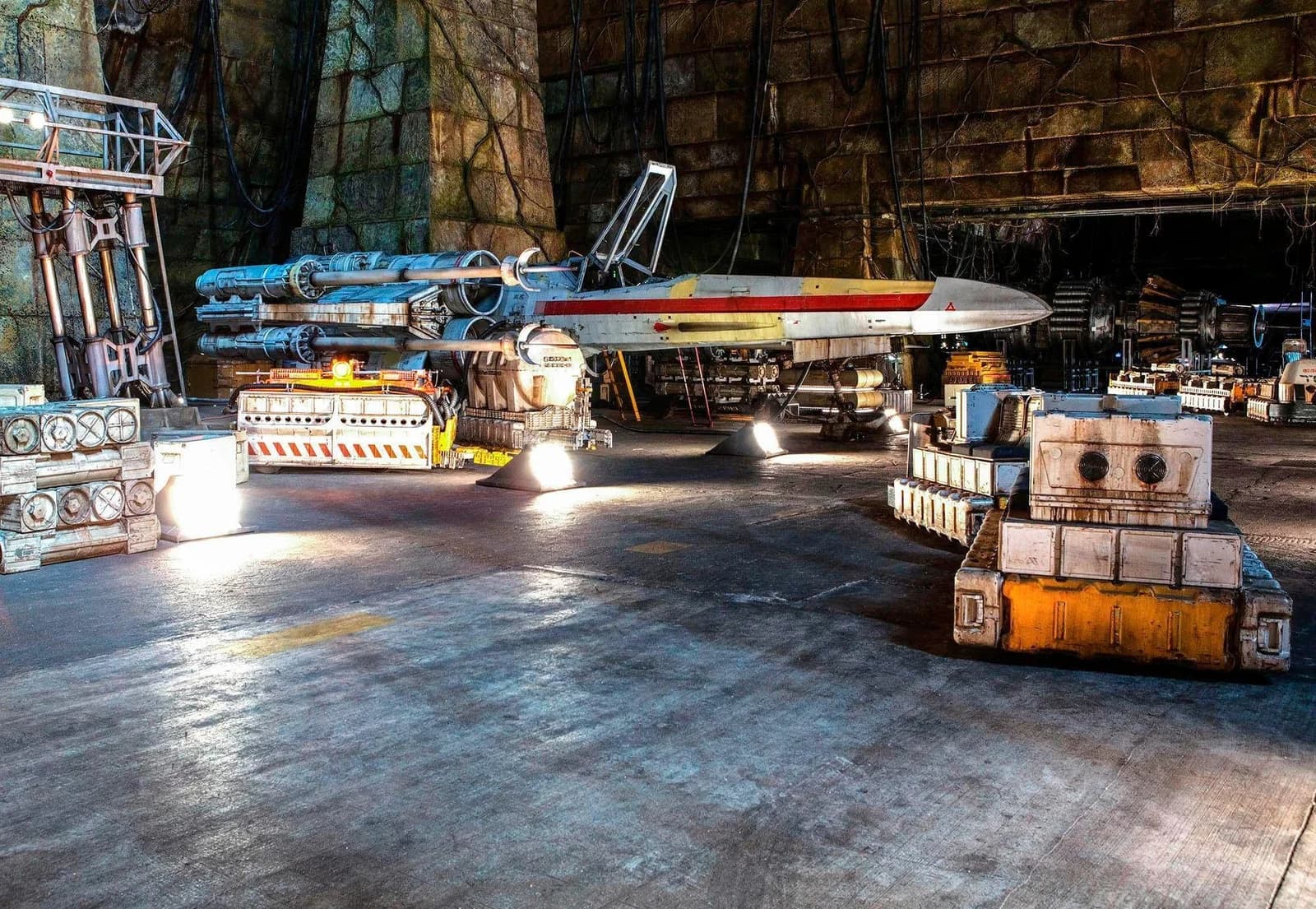 KOMAR Star Wars Rebel Base Fototapete Bunt