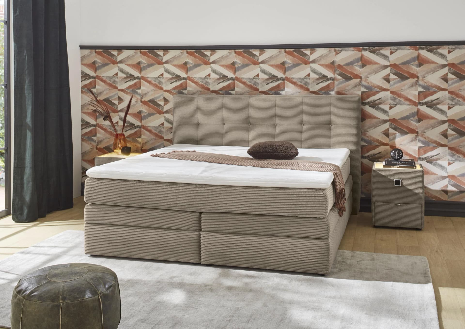 Jockenhöfer Boxspringbett Amy mit Bettkasten Cord Taupe