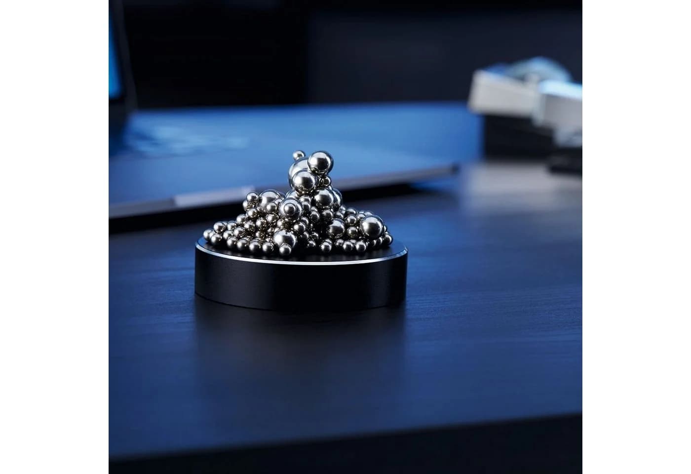 Philippi Design Malo Stresskiller Luxury Version Stahlkugeln Wanddeko