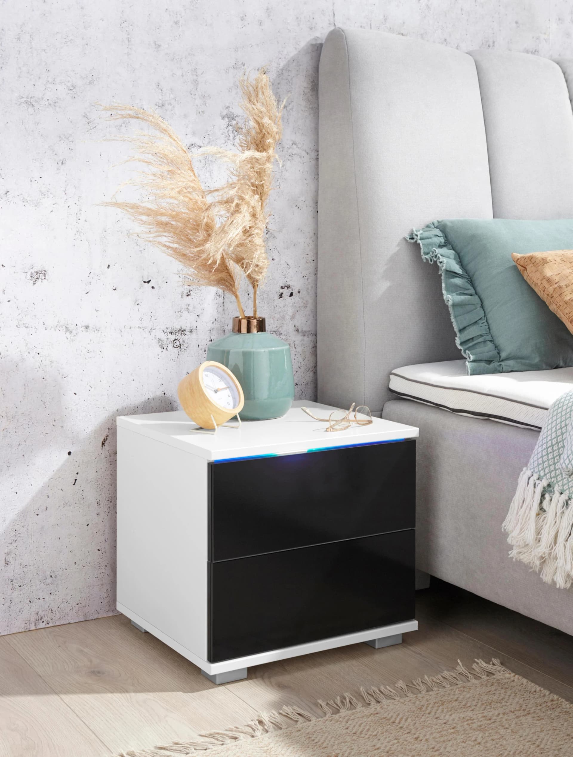 Nachtkommode PRIESS Schwarz/Weiß Hochglanz mit LED & Push-to-open