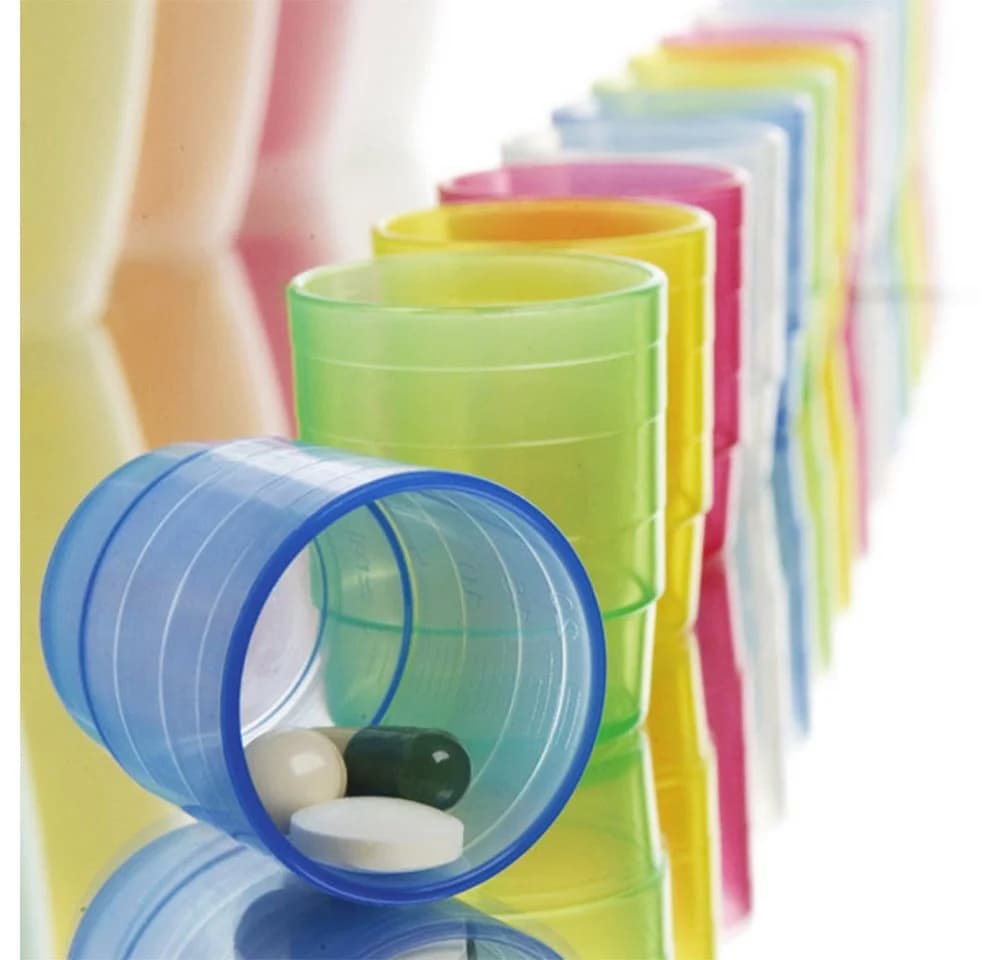 Ornamin Einnahmebecher Blau Transparent BPA-frei