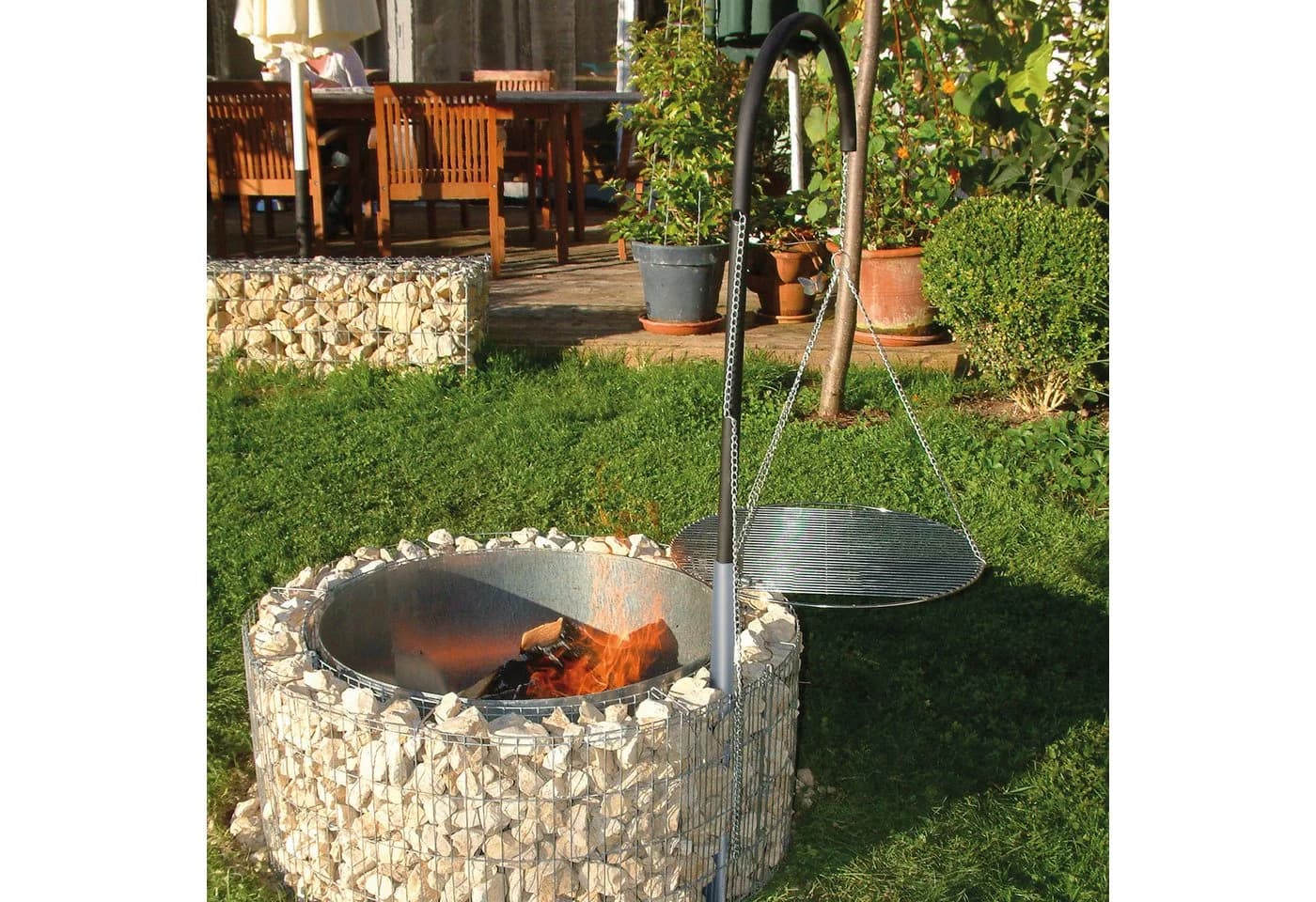 Bellissa Feuerstelle mit Schwenkgrill und Grillrost silber - Bild 5