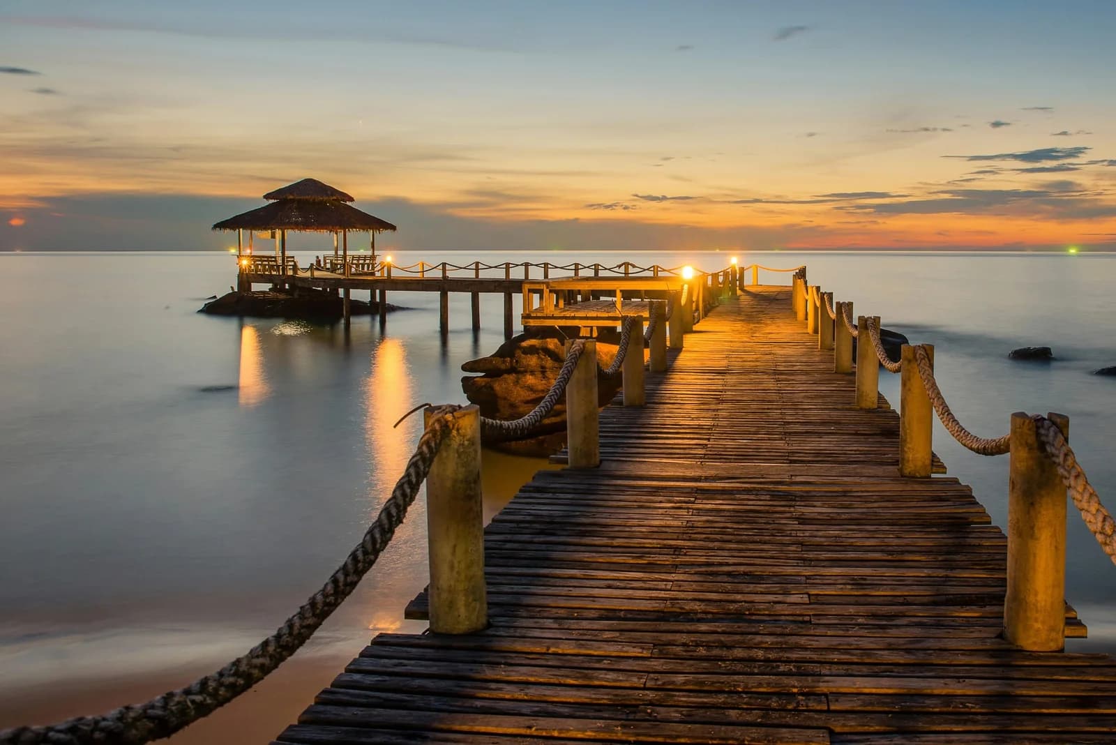 Fototapete PAPERMOON Wooded Bridge Sunset Vlies 4x2,6m