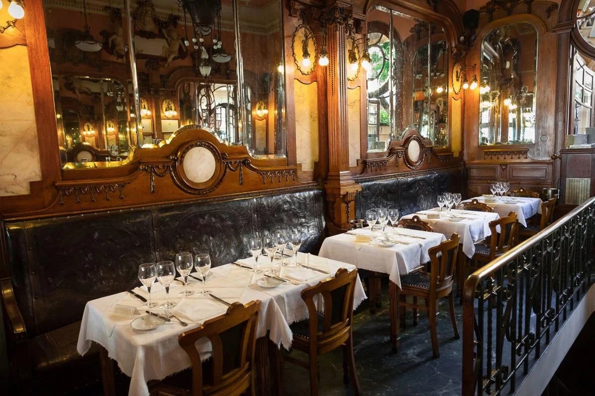 PAPERMOON Vliestapete Vintage Restaurant Bunt