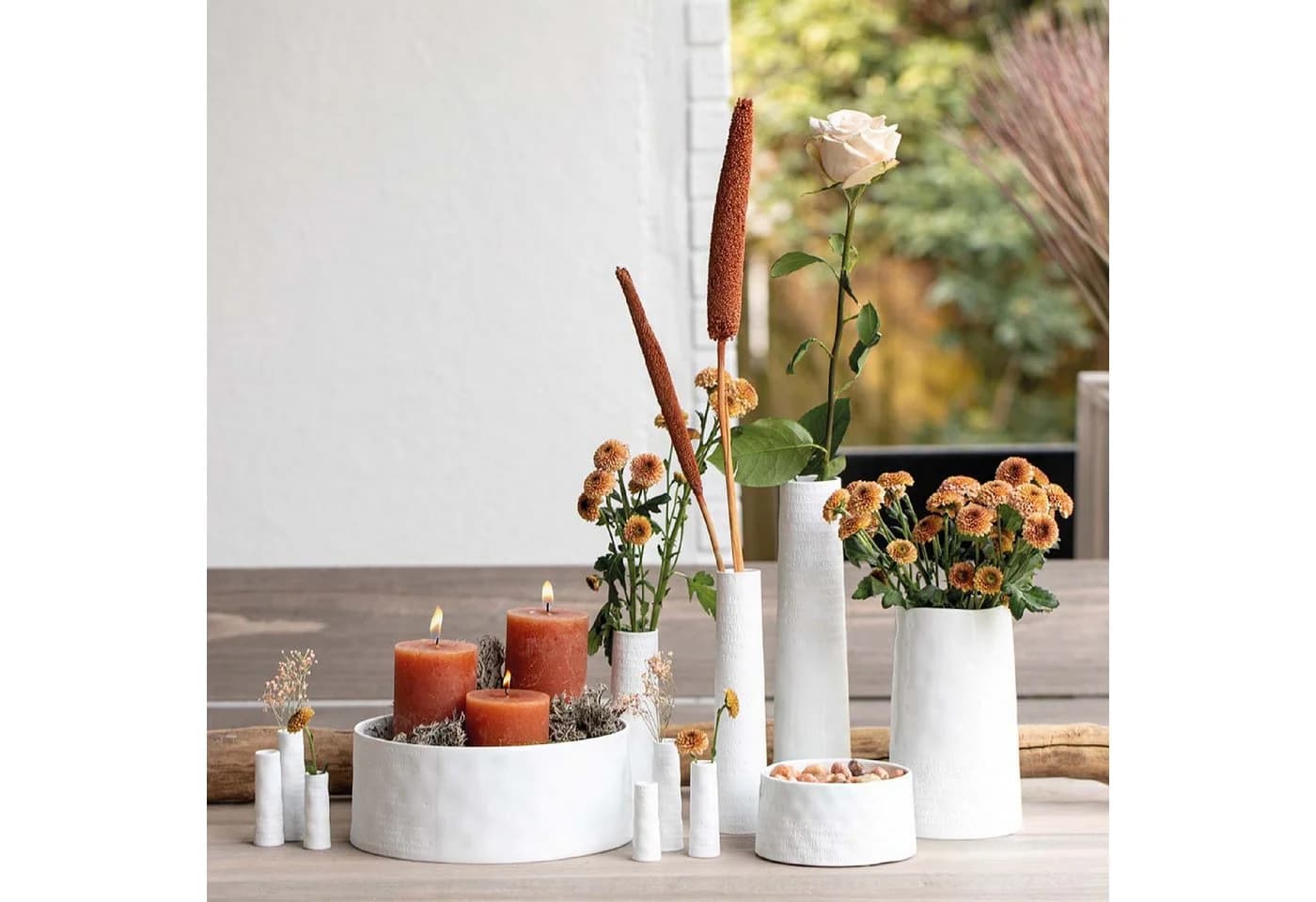Weiße Porzellanvase im Dekorativen Stil - Bild 3