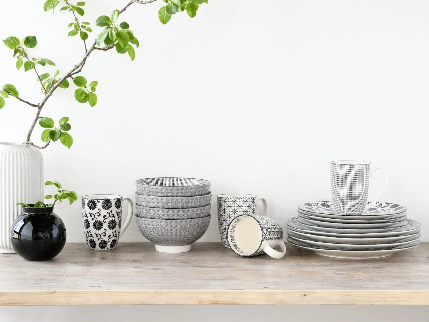CreaTable Kombiservice New Style Schwarz-Weiss 16-teilig Steinzeug
