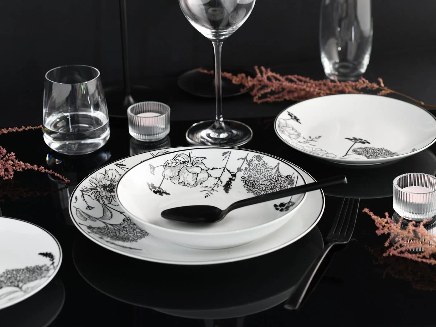 CREATABLE Teller-Set Luna Black Flower 18-tlg. Weiß/Schwarz Porzellan - Bild 4