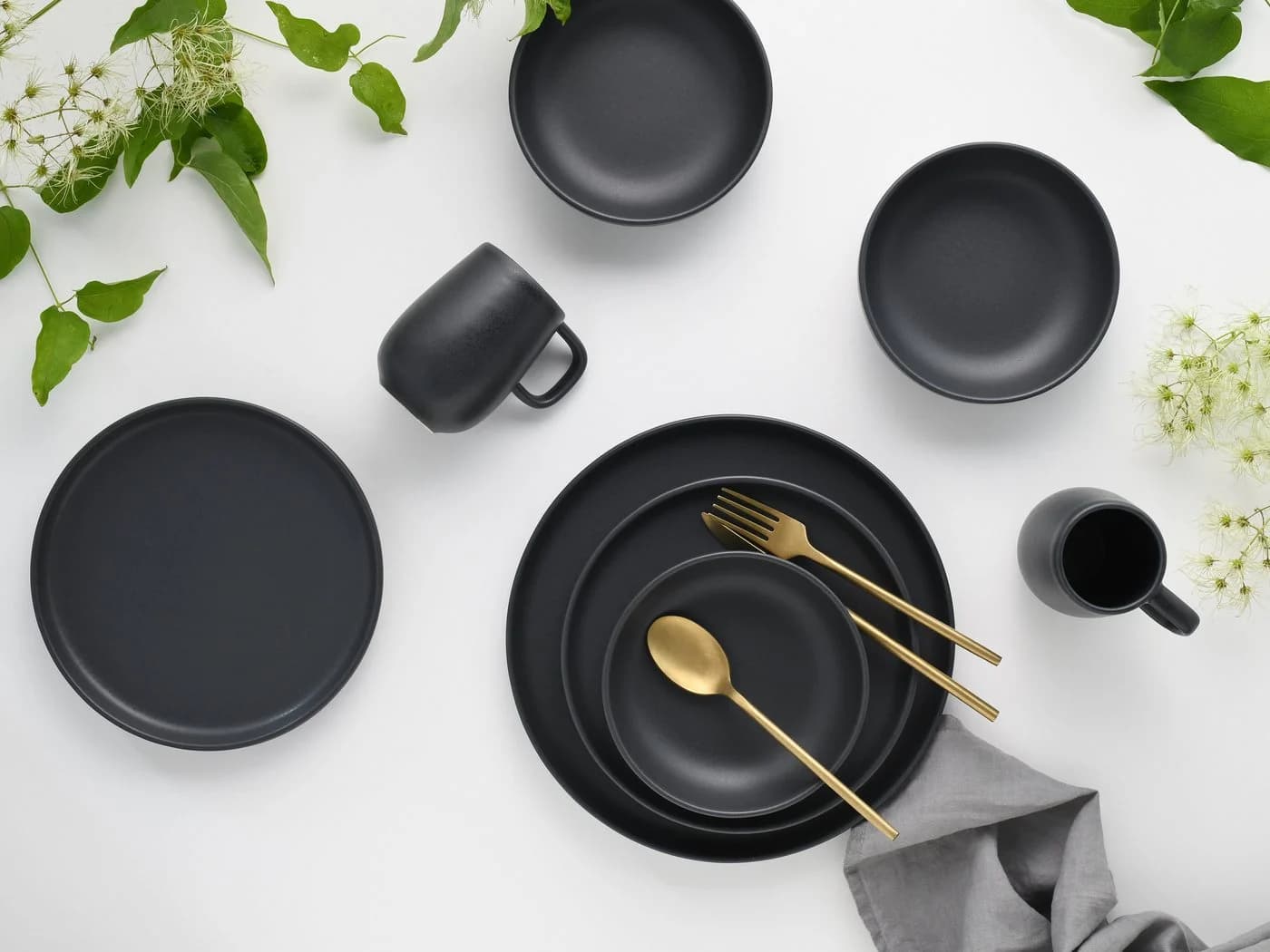 CREATABLE Kombiservice Uno Black 16-tlg. Steinzeug schwarz - Bild 4