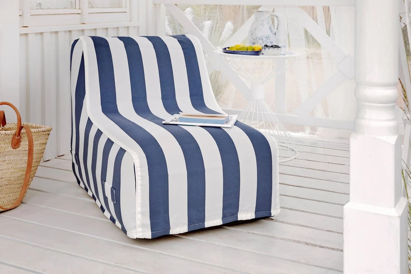 Jahnke AIR LOUNGE Aufblasbarer Loungesessel Navy Blau Weiß Gestreift