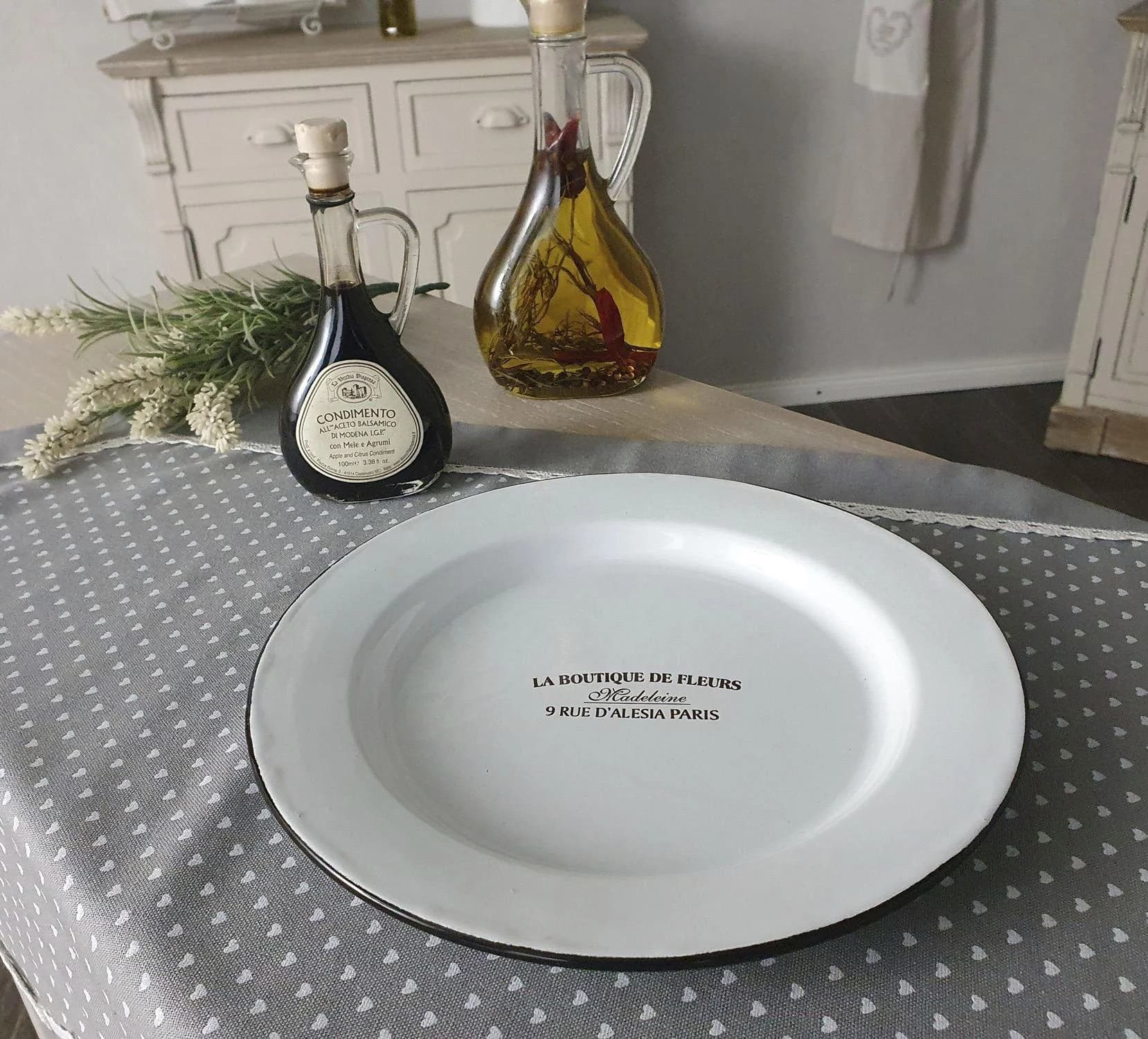 AMBIENTE HAUS Emaille-Teller Antikweiß 25 cm