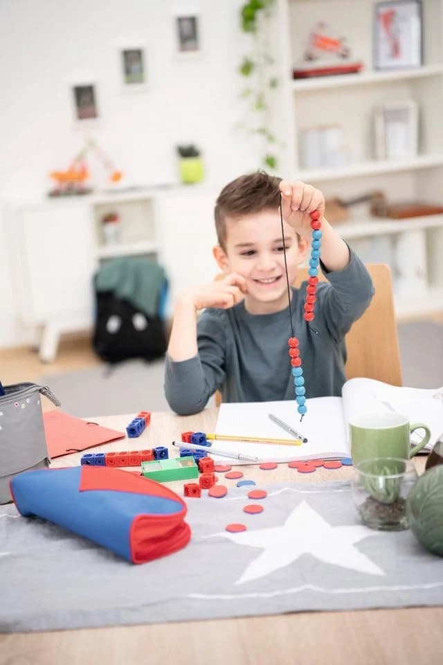 Betzold Schüler-Rechen-Set im Mäppchen – Rot/Blau Lernspielzeug - Bild 5