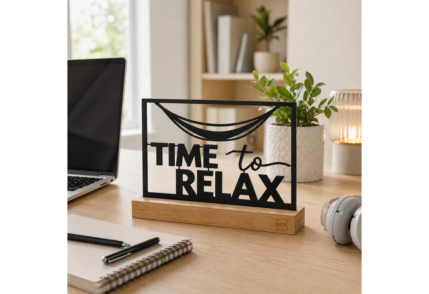 UNUS HOME Dekofigur „Time to Relax“ Schriftzug Metall Holzsockel - Bild 4