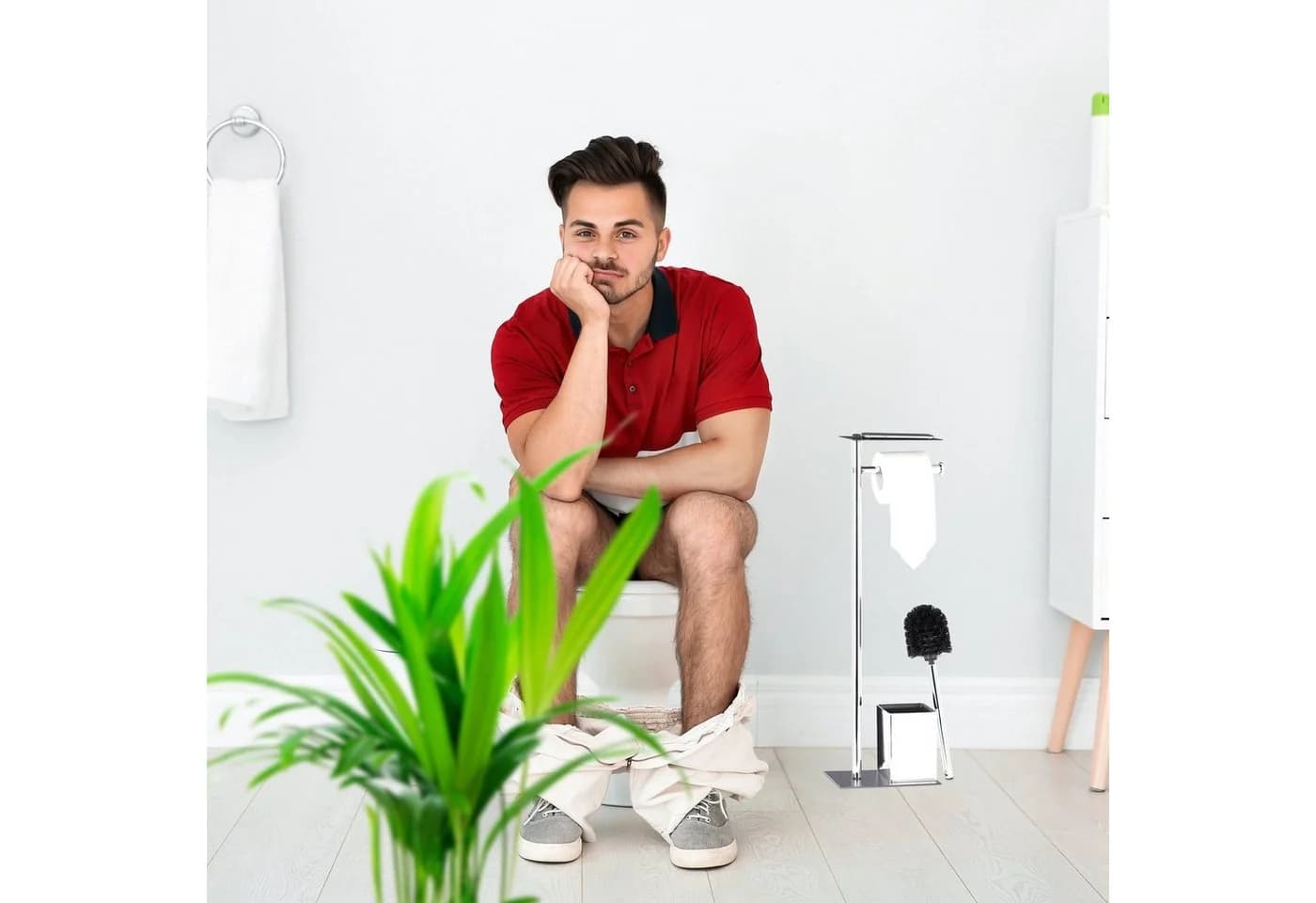 Moderne WC Garnitur aus Chrom und Schwarz