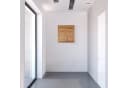relaxdays Hängeschrank aus Bambus mit magnetischen Türen Bild 5