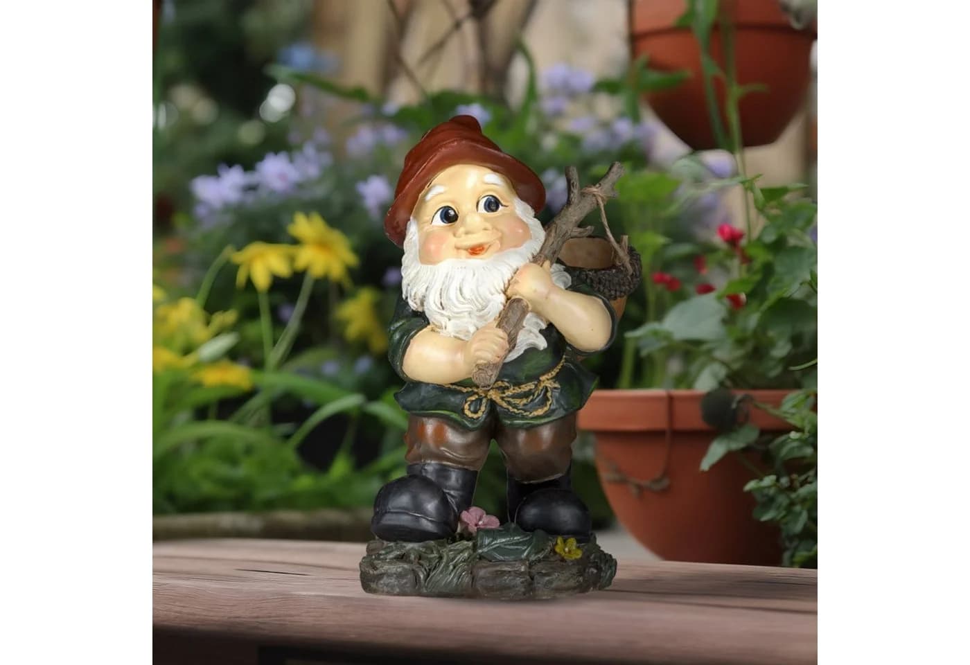 relaxdays Gartenzwerg mit Eichelkörbchen - Wetterfest Kunststein