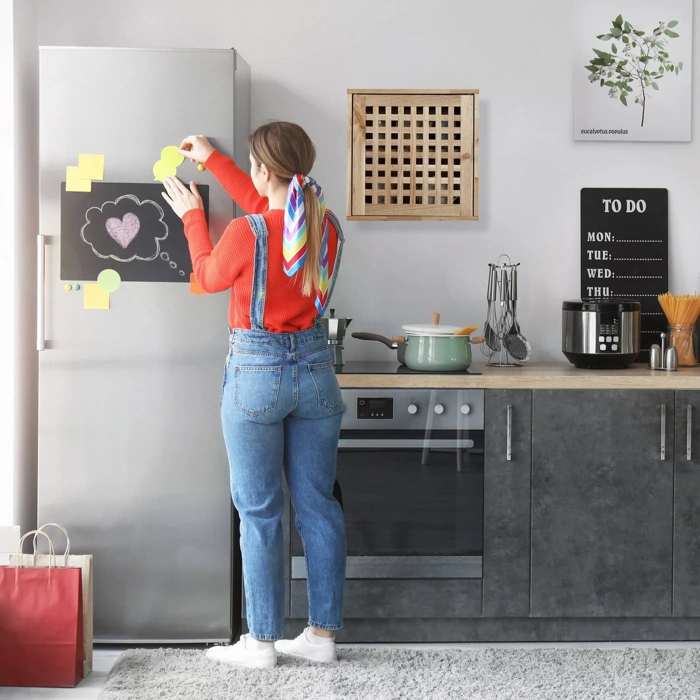relaxdays Hängeschrank Schmaler Wandschrank aus Walnussholz Braun - Bild 3