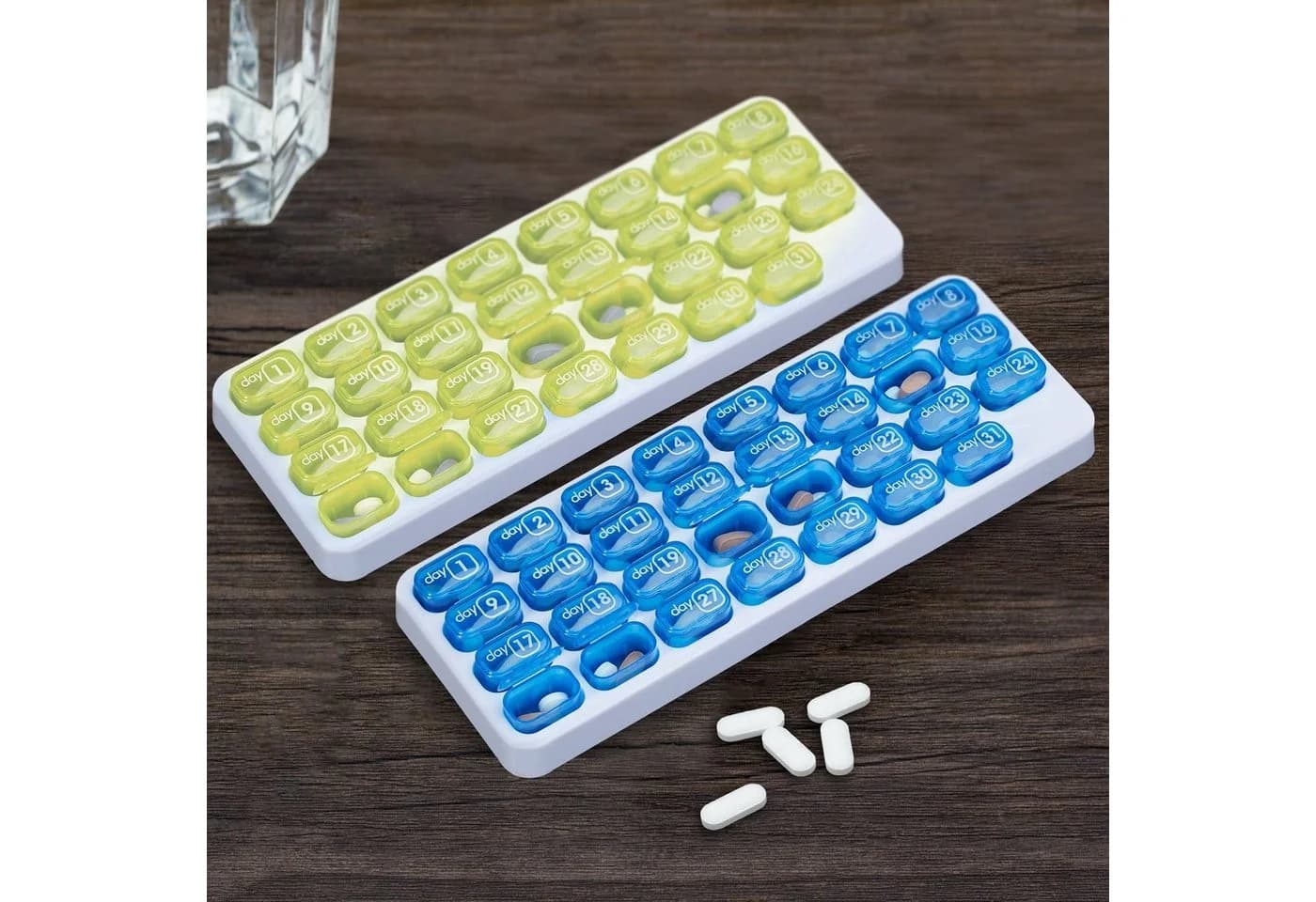 relaxdays Pillendose Tablettenbox Monat 2er Set Weiß/Grün/Blau
