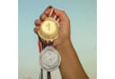 relaxdays Kindermedaillen 12er Set Gold Silber Bronze Bild 1