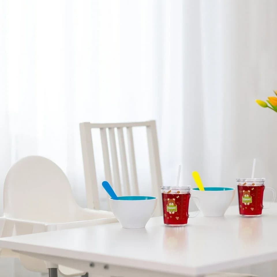 relaxdays Kinderbecher 2er Set mit Bärenmotiv, Glas, Henkel, Deckel & Strohhalm