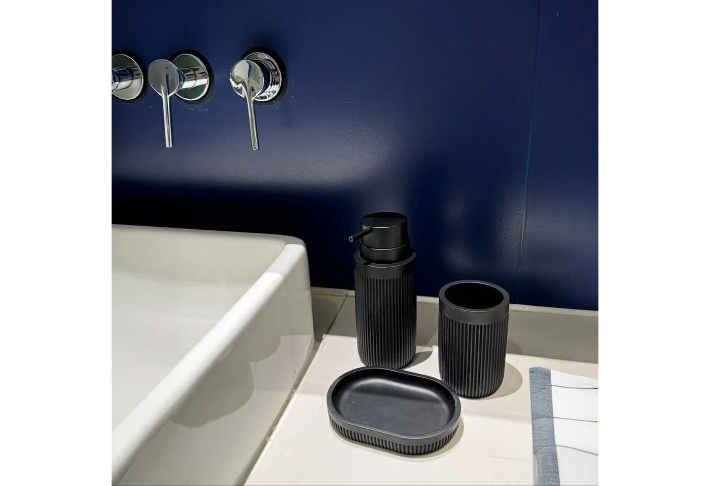 RELAXDAYS Badaccessoire-Set 3-teilig Schwarz Kunstharz
