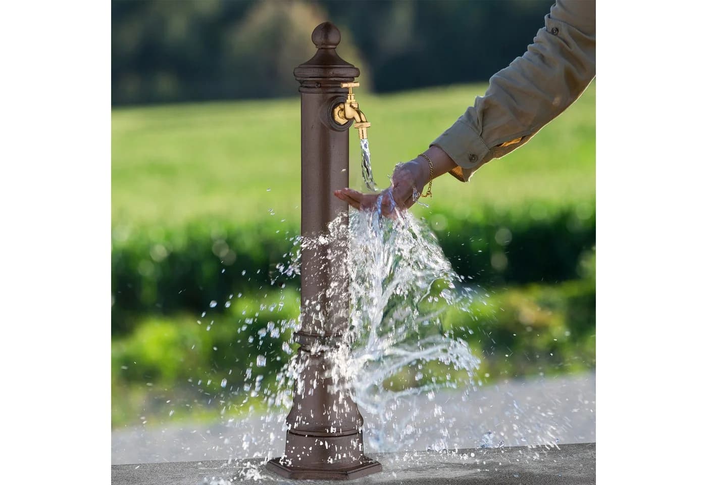 relaxdays Gartenbrunnen Standbrunnen antik Braun Gold