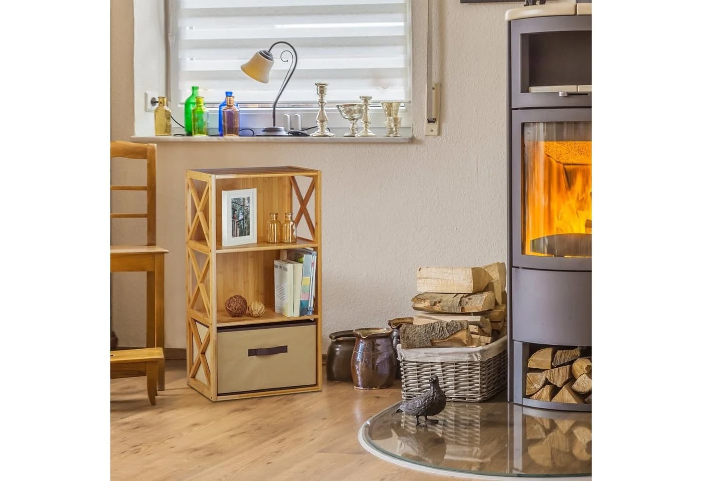 relaxdays Standregal Bambus mit Korb, 3 Ablagen