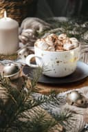 Elegante Liberty Tasse aus Porzellan Bild 1
