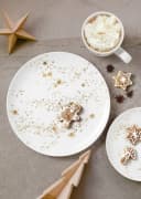 Eleganter Liberty Becher aus Porzellan, weiß und goldfarben Bild 1