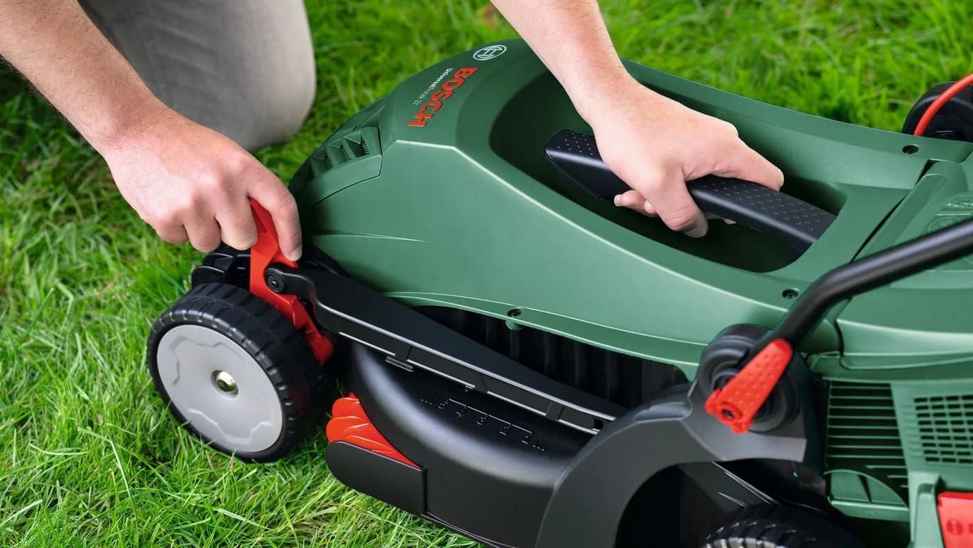 BOSCH Rasenmäher UniversalRotak 37-550 - Energieeffizient & Ergonomisch - Bild 4