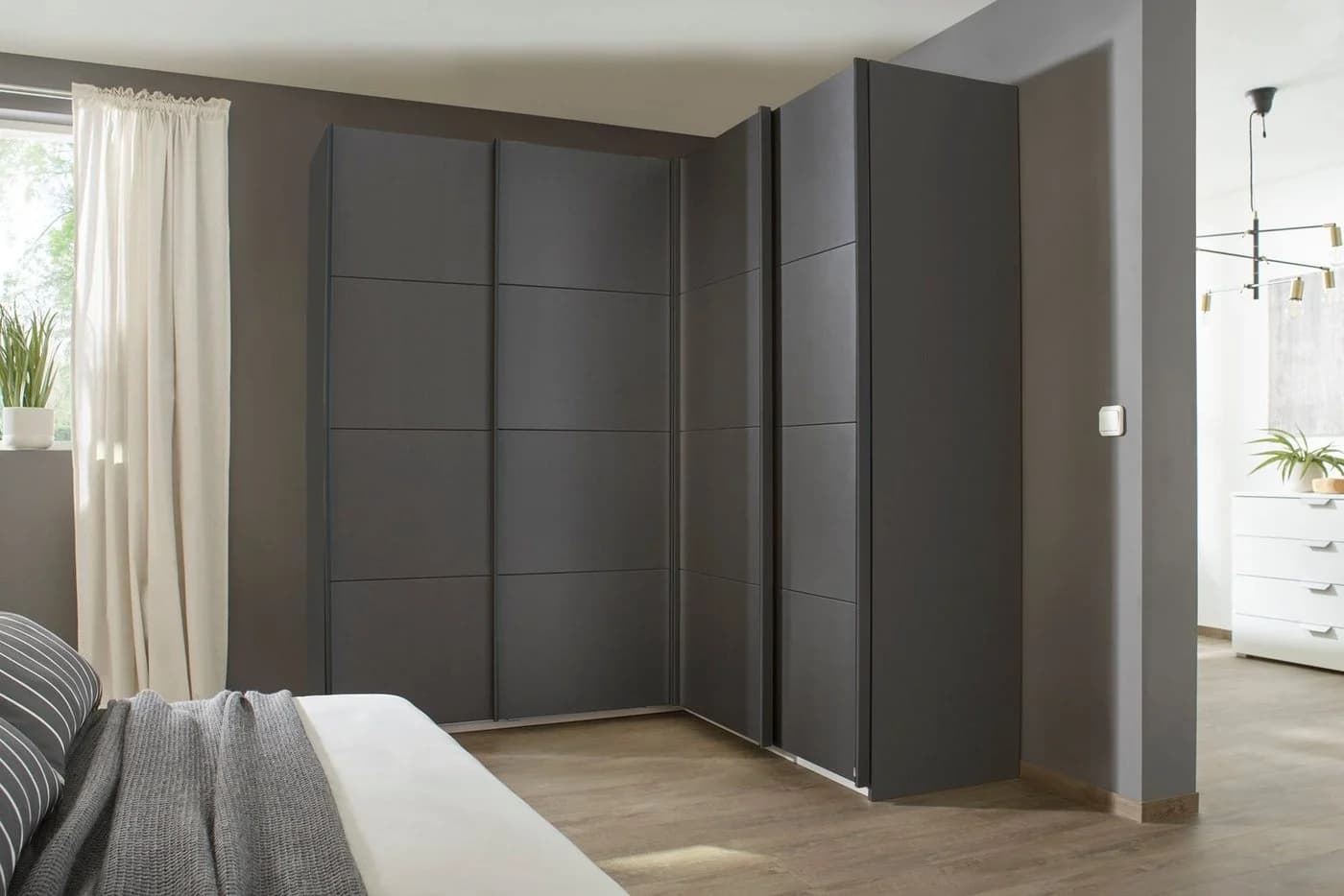 RAUCH QUADRA Eckschrank Schwebetürenschrank Grau Hochglanz