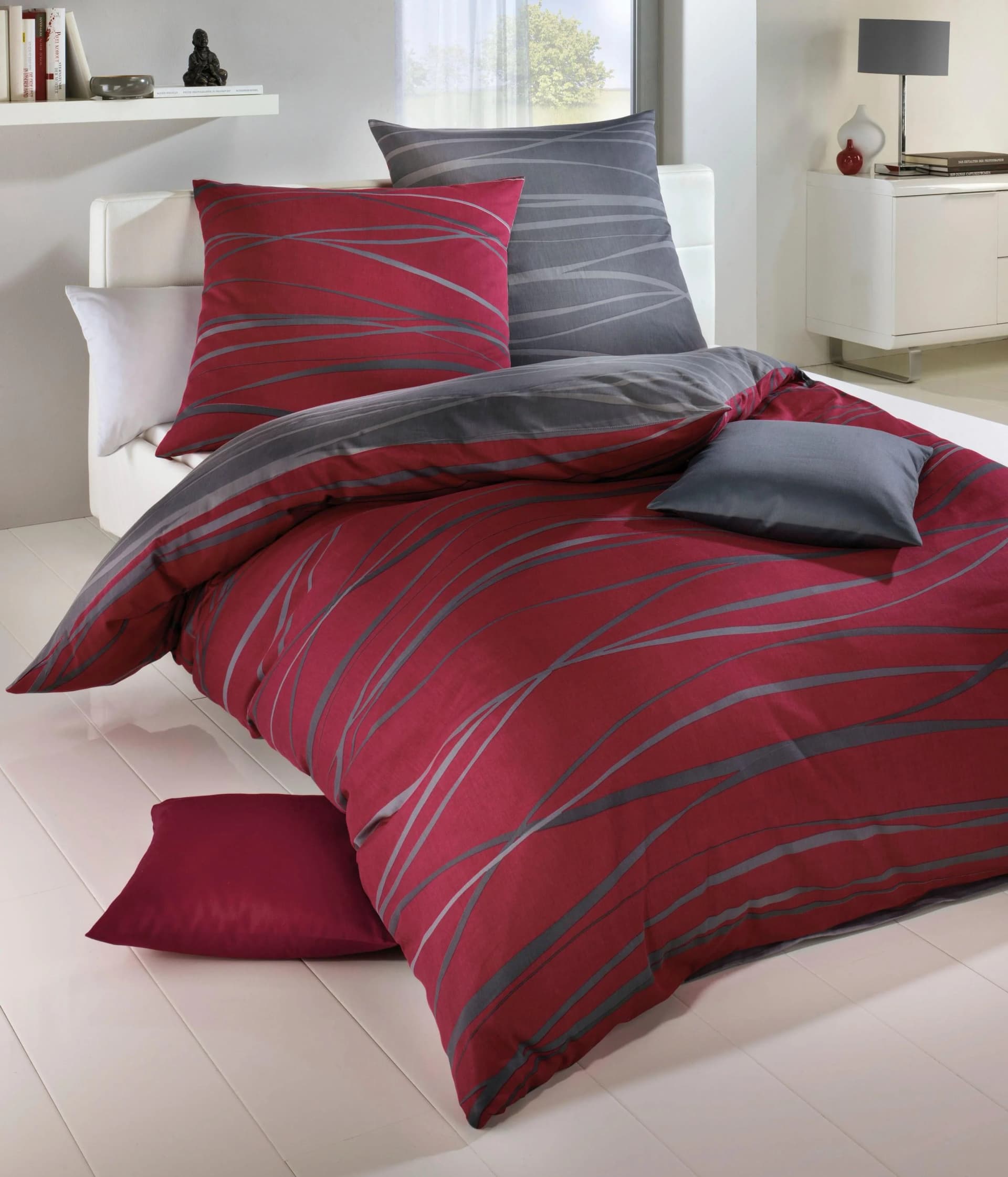 Kaeppel Wendebettwäsche Motion 100% Baumwolle Mako-Satin Rot Gestreift