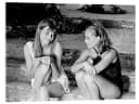 Posterlounge Acrylglasbild Jane Birkin und Romy Schneider Schwarz Bild 2