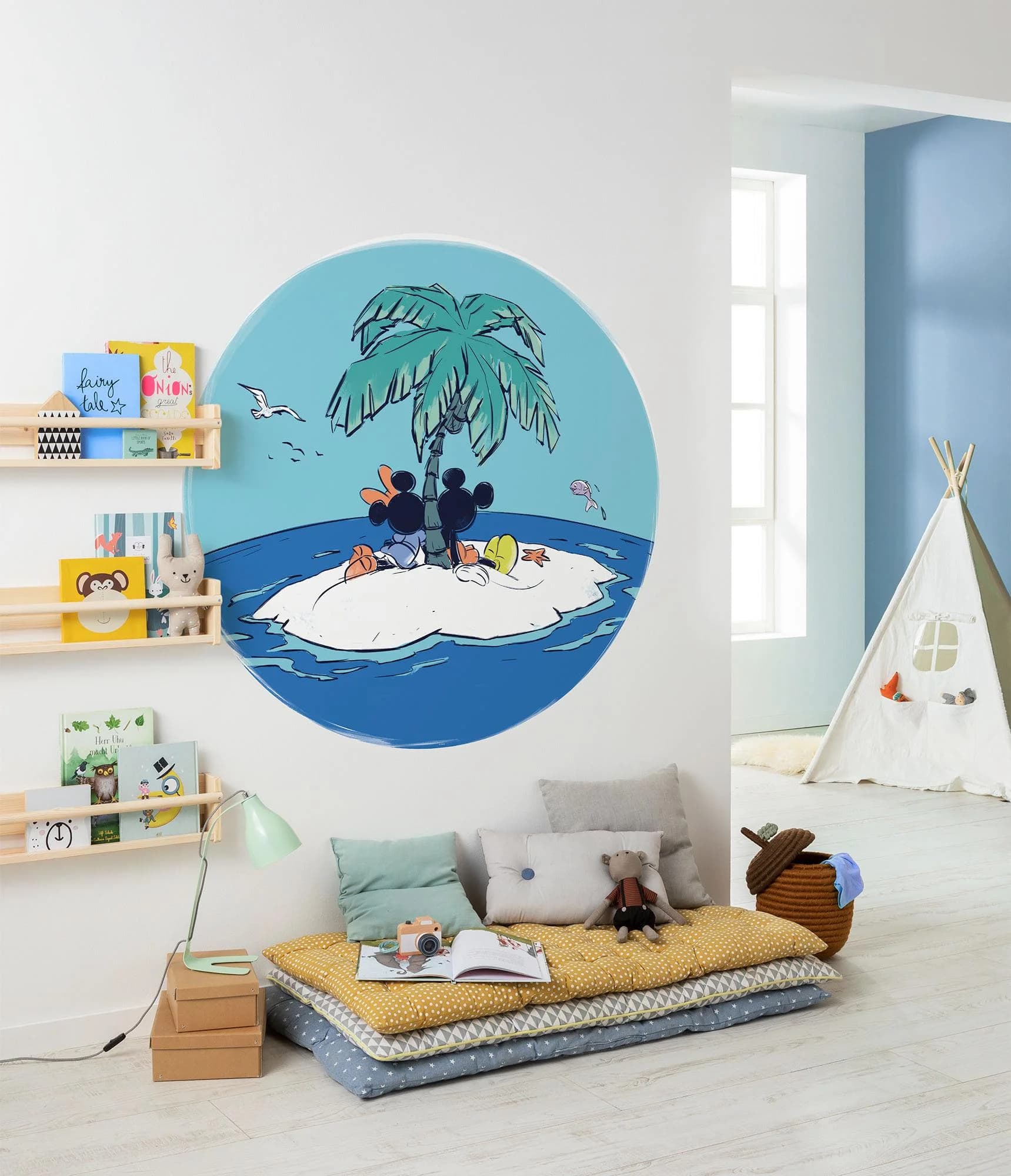 Komar Fototapete Mickey and Minnie Beach Vacation Blau