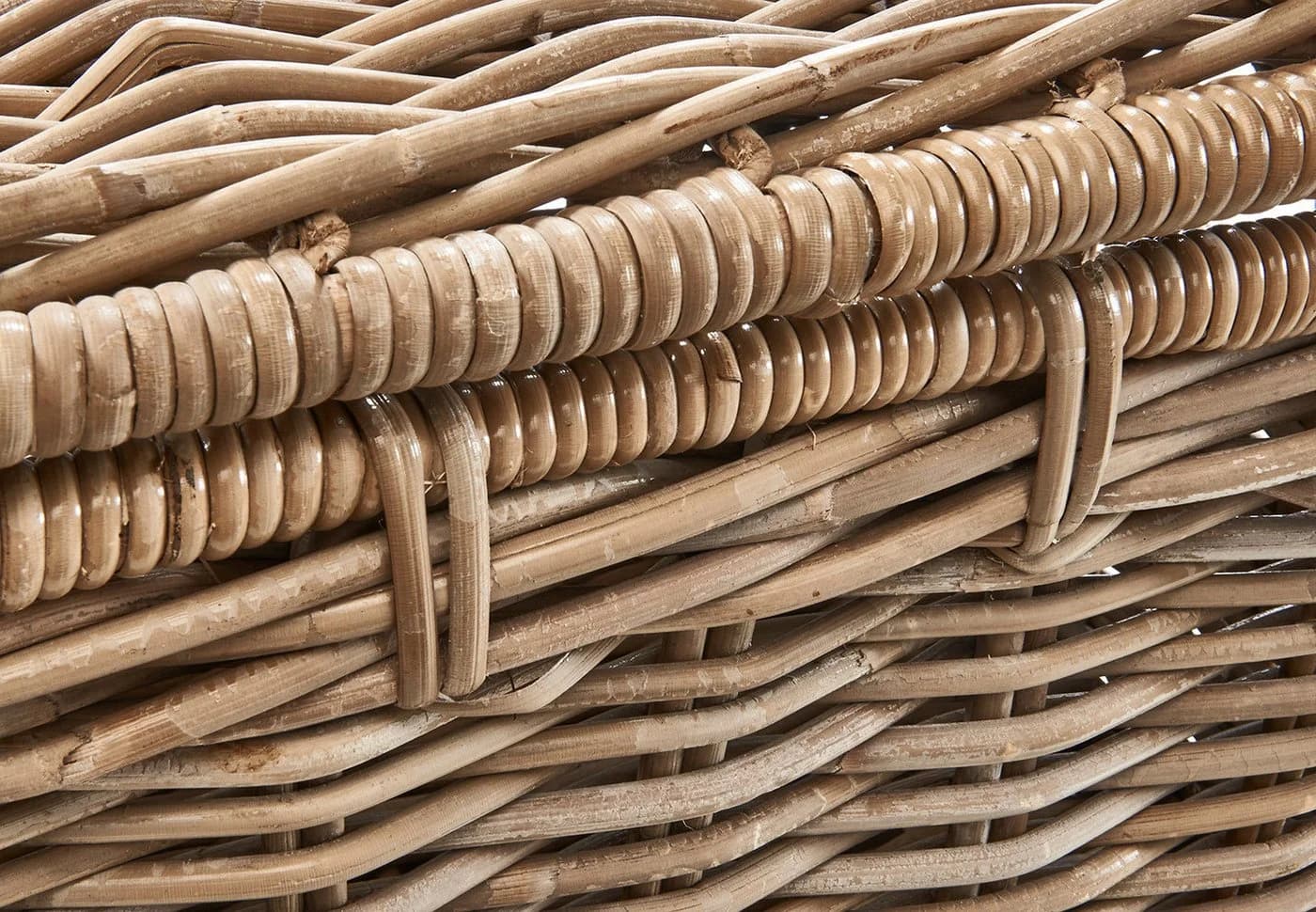 Elegante Rattan-Truhe in Kubu Grey - Bild 4