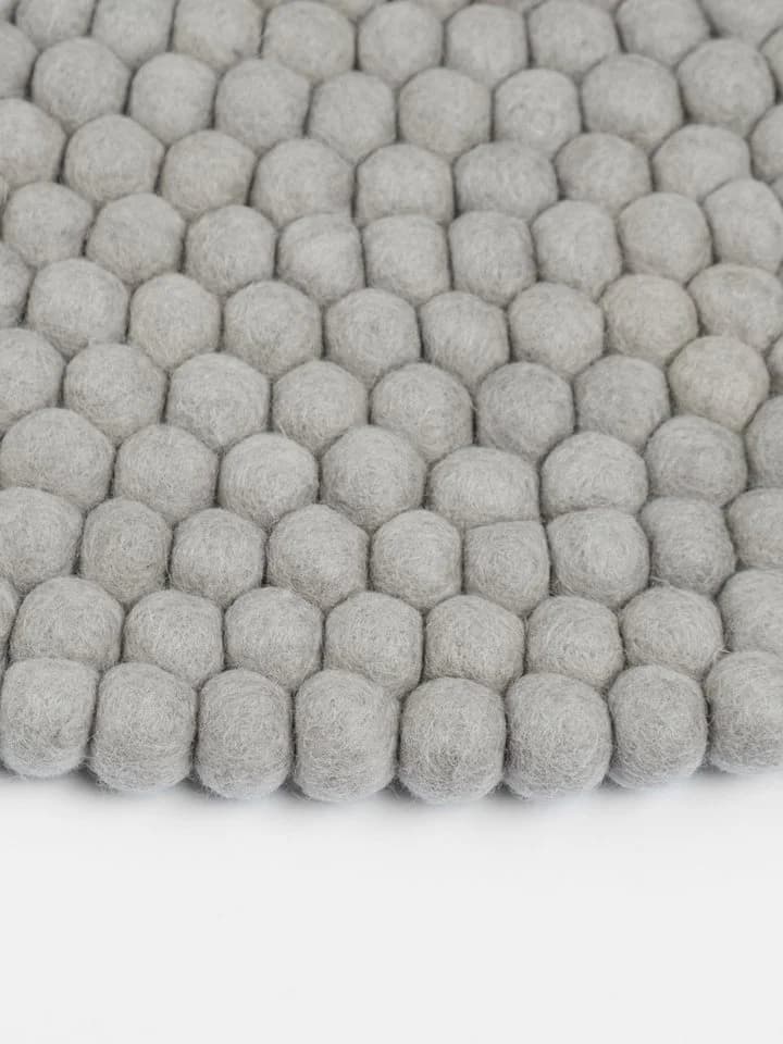 myfelt Wollteppich Luis Filzkugelteppich Rund Basaltgrau - Bild 4