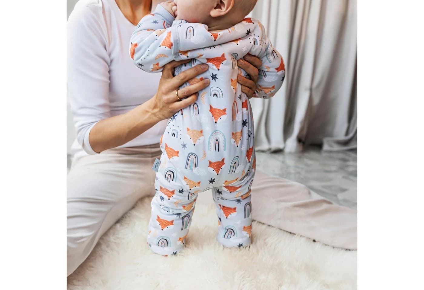 TupTam Babyschlafsack mit Beinen und Ärmeln 2.5 TOG Grau Orange - Bild 3
